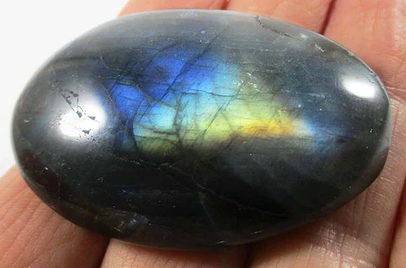 Unveiling the Magic of Labradorite: Its Scientific Properties Explained